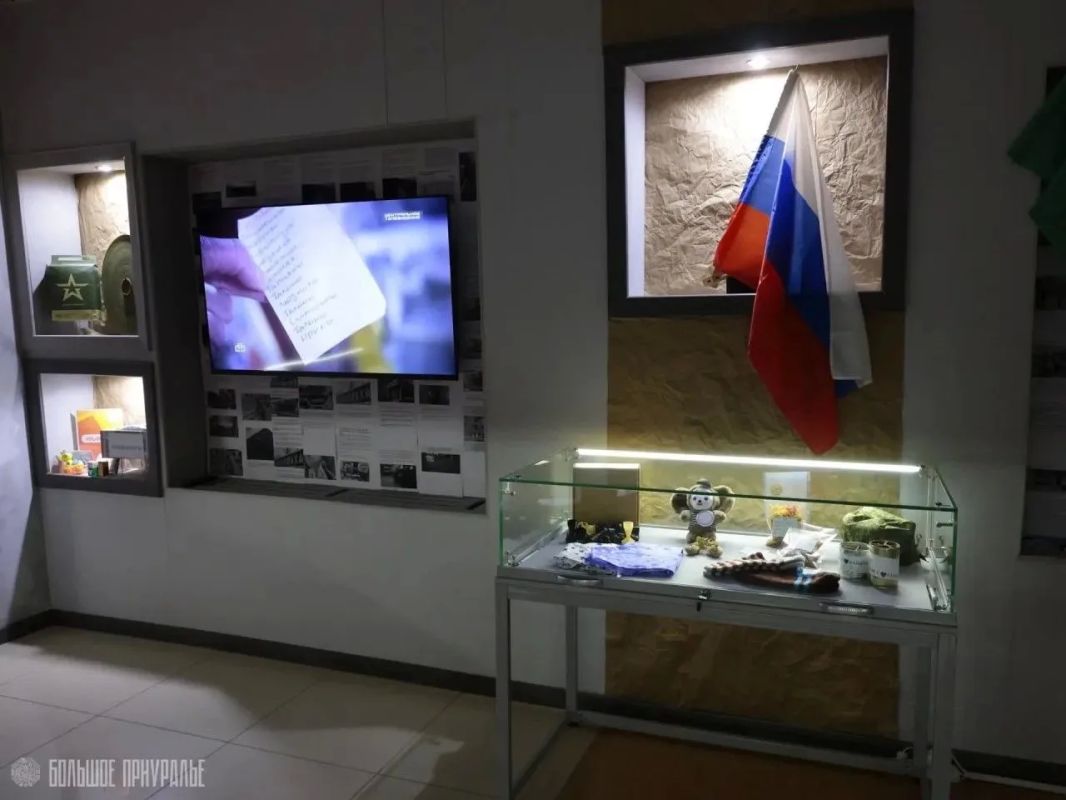 Выставка о поддержке Донбасса открылась в Городском краеведческом музее Лабытнанги Выставка о поддержке Донбасса открылась в Городском краеведческом музее Лабытнанги