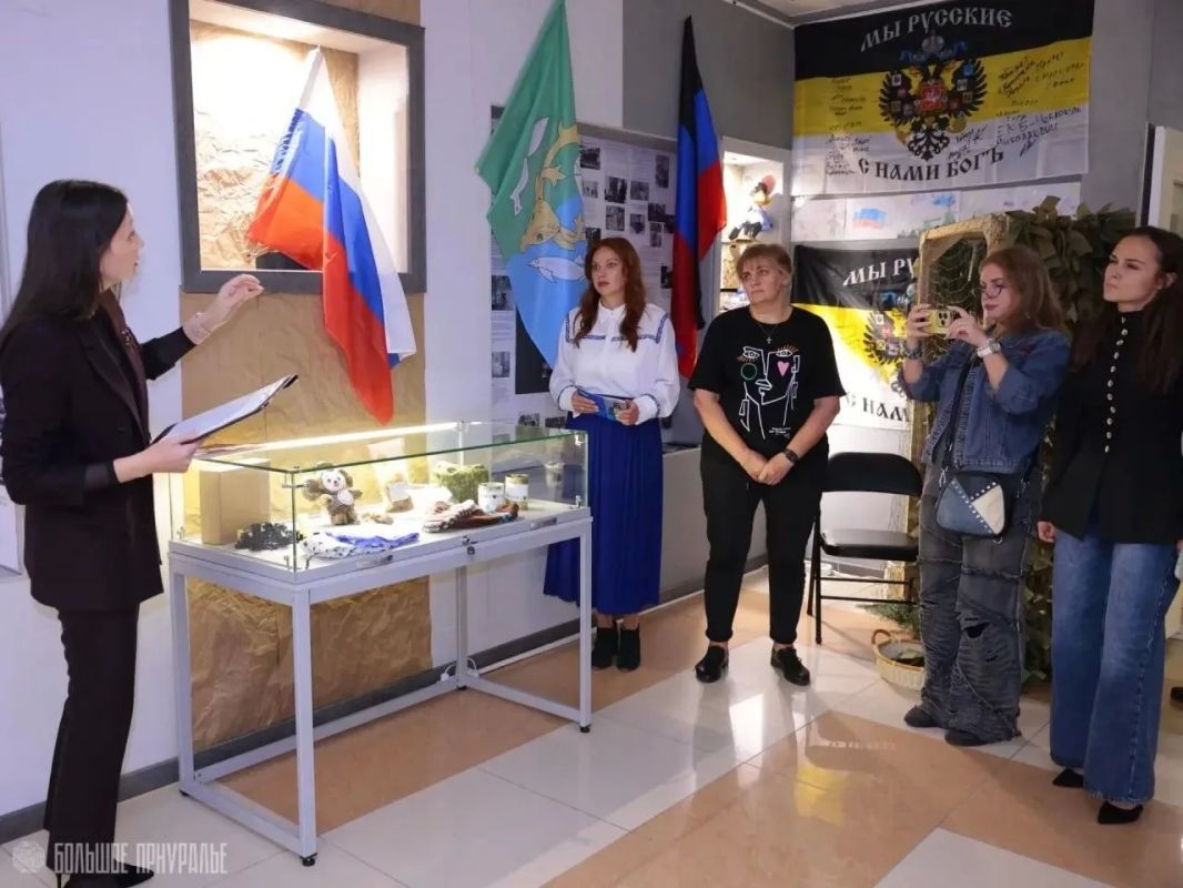 Выставка о поддержке Донбасса открылась в Городском краеведческом музее Лабытнанги Выставка о поддержке Донбасса открылась в Городском краеведческом музее Лабытнанги