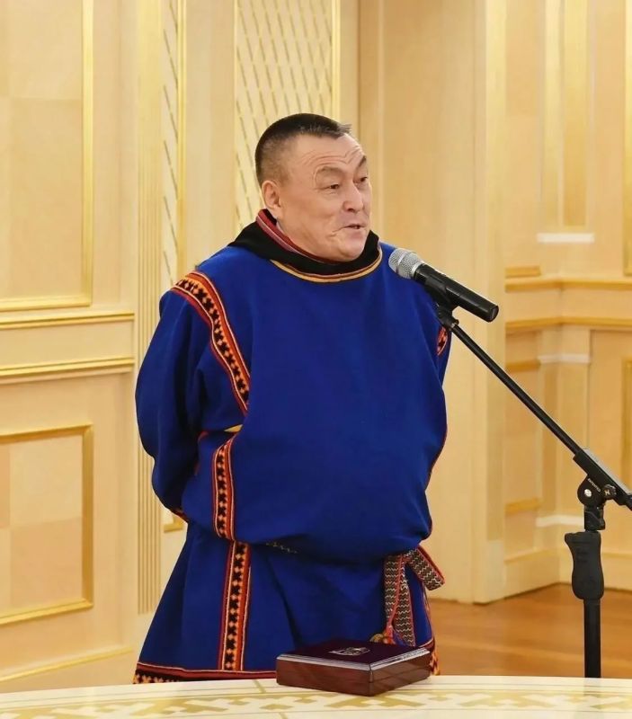 70-летний юбилей отмечает замечательный человек, опытный руководитель и наставник, хранитель традиций Севера — Александр Соокович Сэротэтто, директор МОП «Ярсалинское» 70-летний юбилей отмечает замечательный человек, опытный руководитель и наставник, хранитель традиций Севера — Александр Соокович Сэротэтто, директор МОП «Ярсалинское»