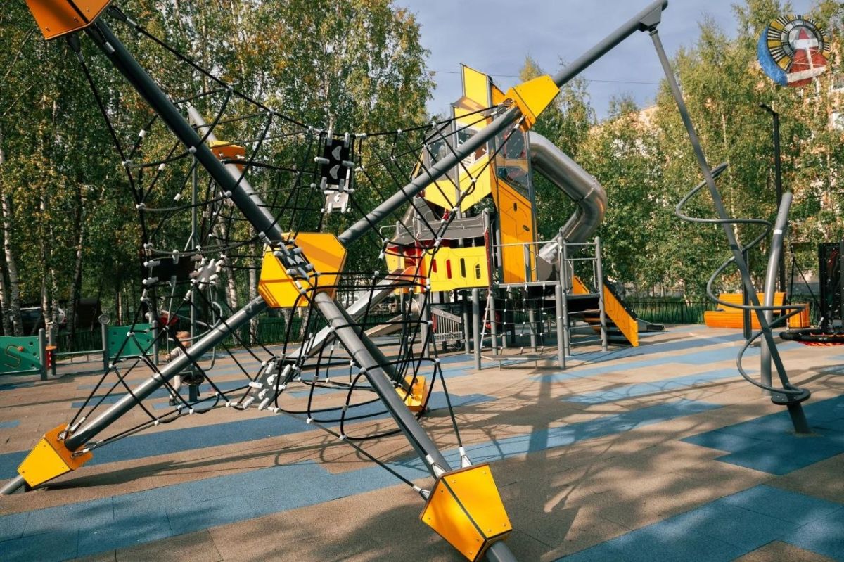 В Ноябрьске открылась детская площадка «Квантовый мир»! Она расположилась на улице Советской, 81/2 — и это не просто игровая зона, а настоящая лаборатория для юных исследователей В Ноябрьске открылась детская площадка «Квантовый мир»! Она расположилась на улице Советской, 81/2 — и это не просто игровая зона, а настоящая лаборатория для юных исследователей
