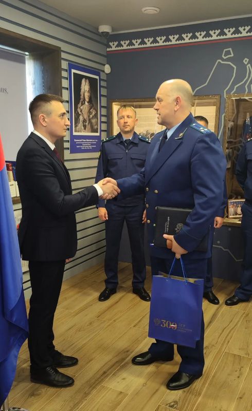 В прокуратуре Ямало-Ненецкого автономного округа состоялось торжественное принятие Присяги прокурора В прокуратуре Ямало-Ненецкого автономного округа состоялось торжественное принятие Присяги прокурора
