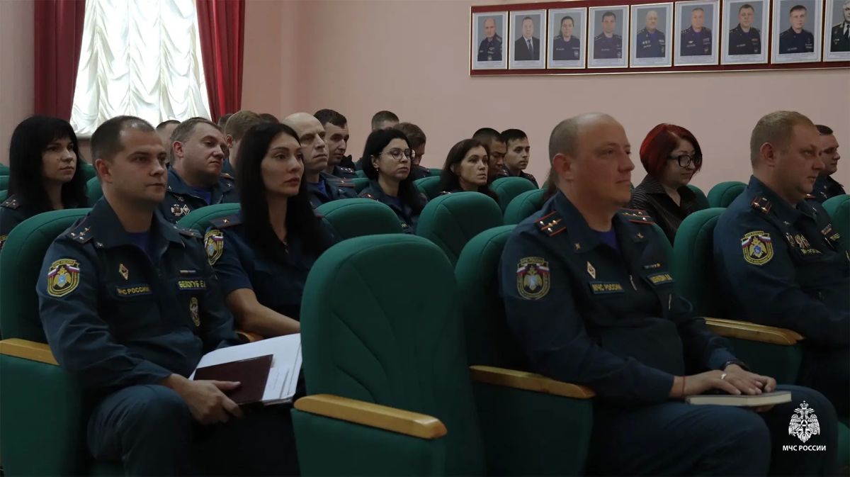 Безопасность выборов: в Главном управлении МЧС России по ЯНАО проведен инструктаж личного состава Безопасность выборов: в Главном управлении МЧС России по ЯНАО проведен инструктаж личного состава