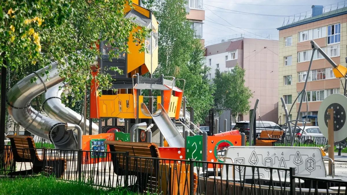 Вместо обычных качелей — космос и физика Вместо обычных качелей — космос и физика