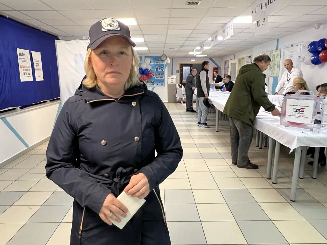 В числе проголосовавших - мастер спорта международного класса по пауэрлифтингу Елена Хосроева