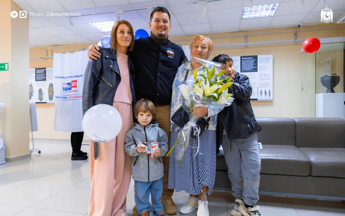 Герои страны делают выбор. На участки для голосования приходят ветераны СВО вместе со своими родными Герои страны делают выбор. На участки для голосования приходят ветераны СВО вместе со своими родными