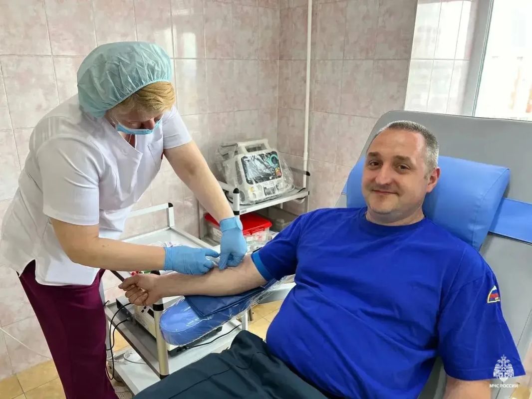 Сотрудники 3-го пожарно-спасательного отряда — регулярные доноры