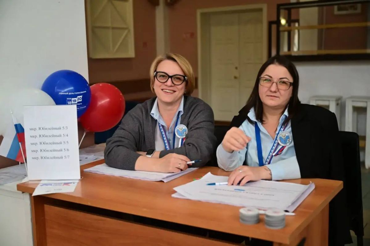 Избирательные участки в Новом Уренгое продолжают работать Избирательные участки в Новом Уренгое продолжают работать