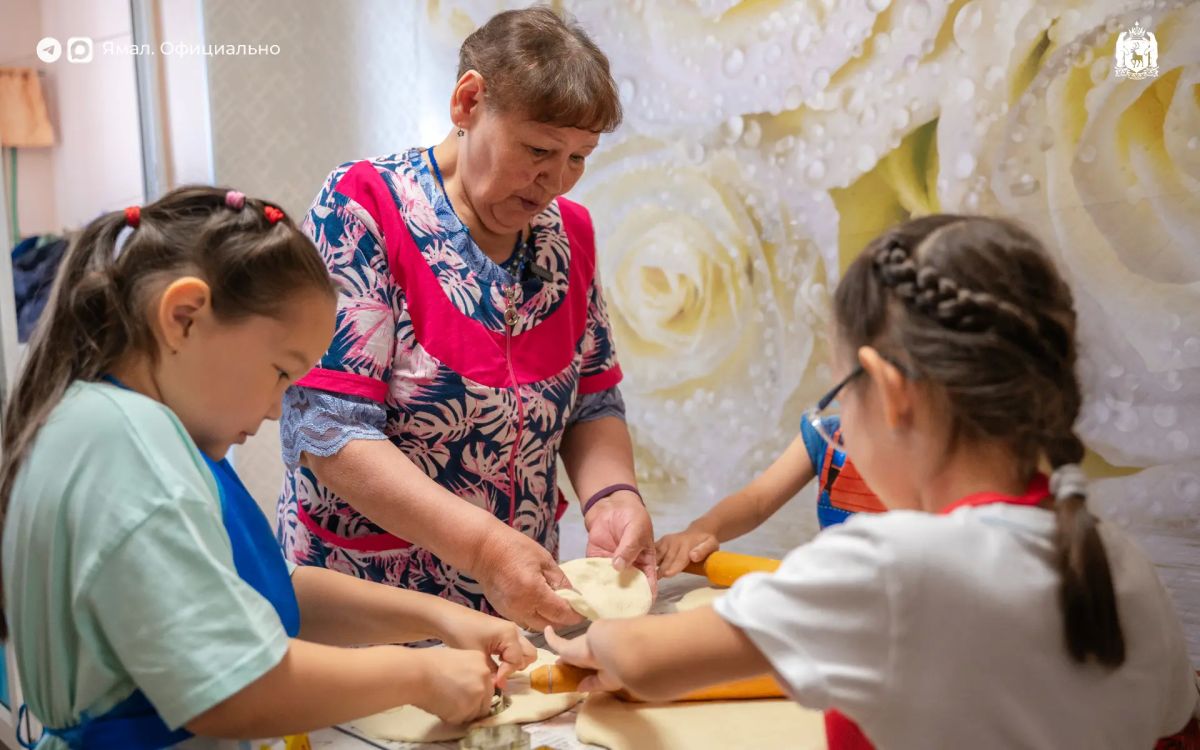 Семья Салиндер из Ямальского района удостоена медали ордена «Родительская слава» Семья Салиндер из Ямальского района удостоена медали ордена «Родительская слава»