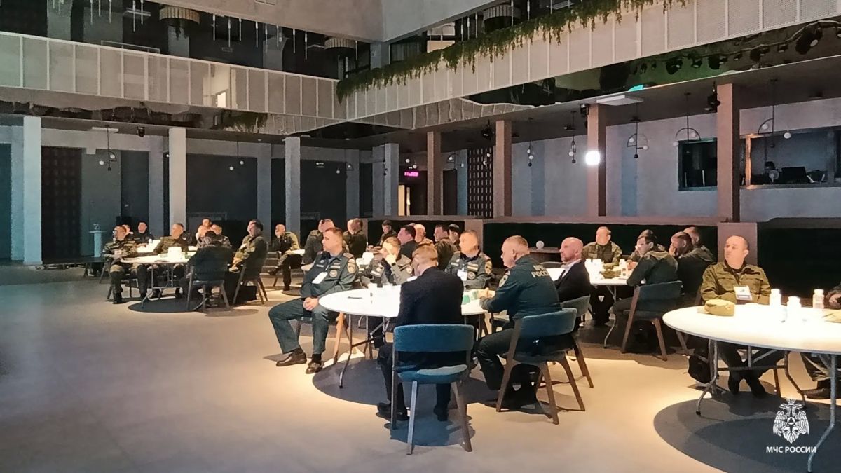 В Новом Уренгое проходят сборы заместителей начальников главных управлений МЧС России по государственной противопожарной службе В Новом Уренгое проходят сборы заместителей начальников главных управлений МЧС России по государственной противопожарной службе