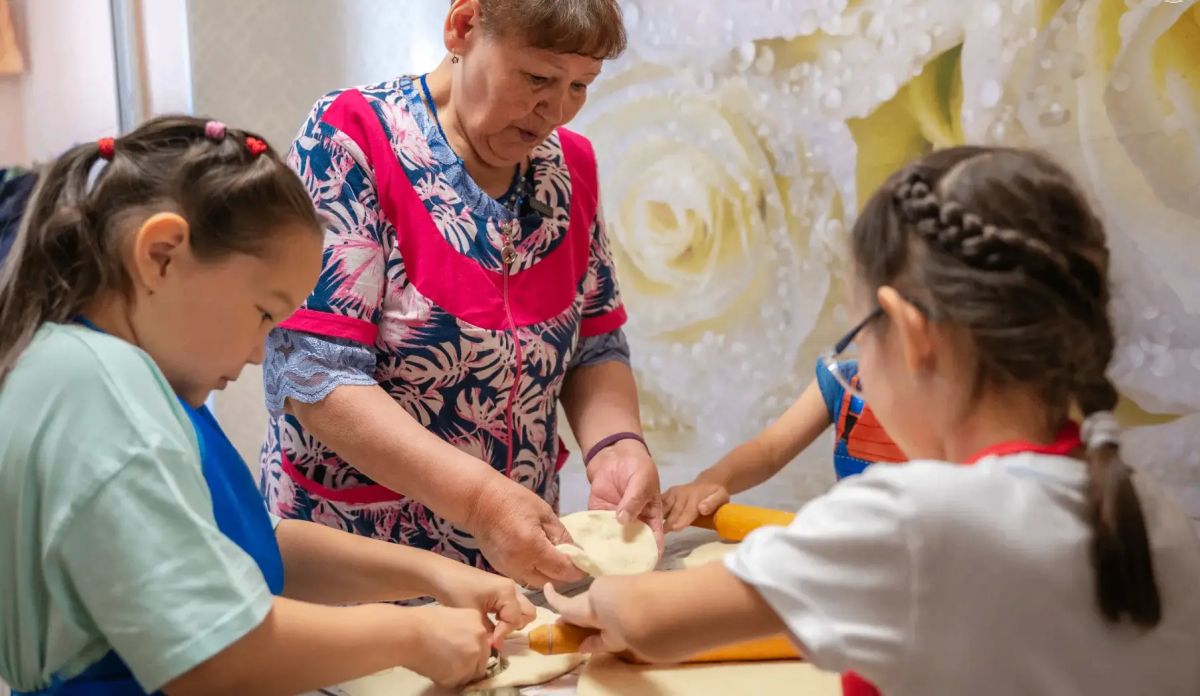 Полвека вместе: семья из Ямальского района получила «Родительскую славу» Полвека вместе: семья из Ямальского района получила «Родительскую славу»