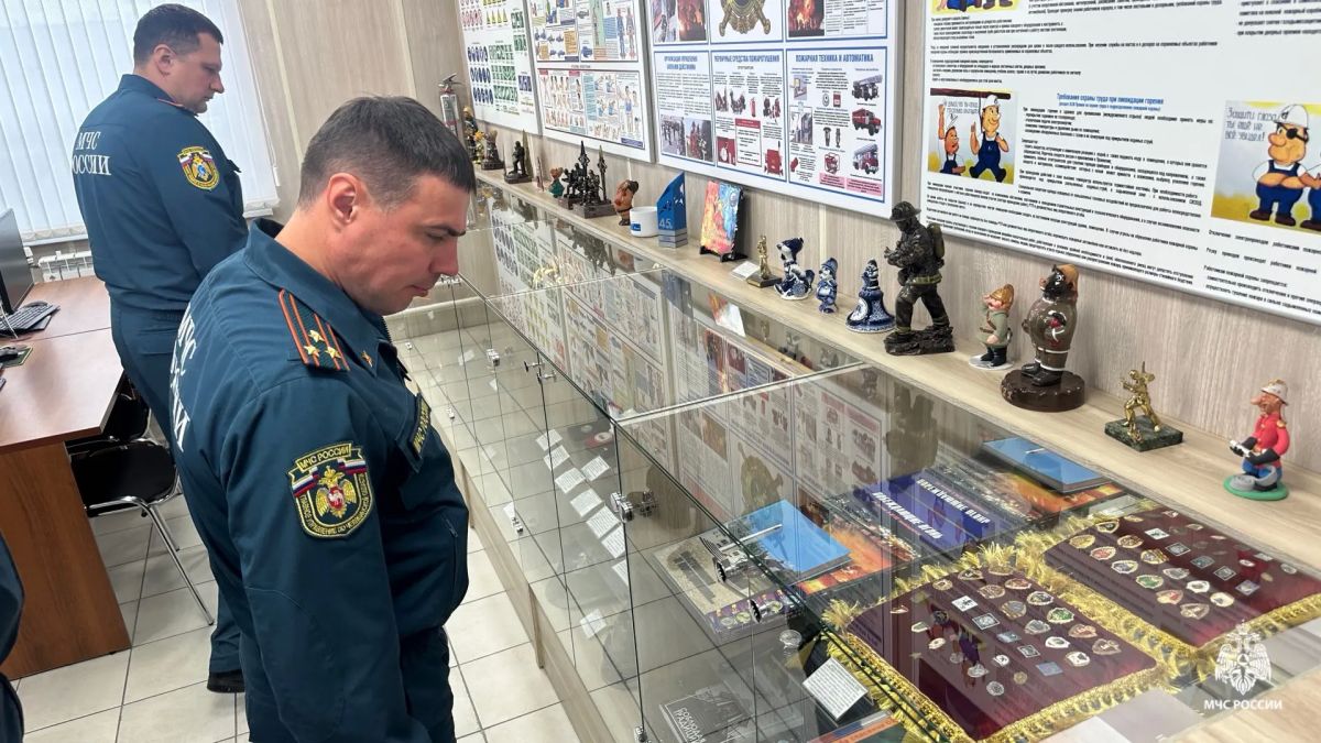 В Новом Уренгое участники учебнометодического сбора посетили памятные и профильные объекты В Новом Уренгое участники учебнометодического сбора посетили памятные и профильные объекты