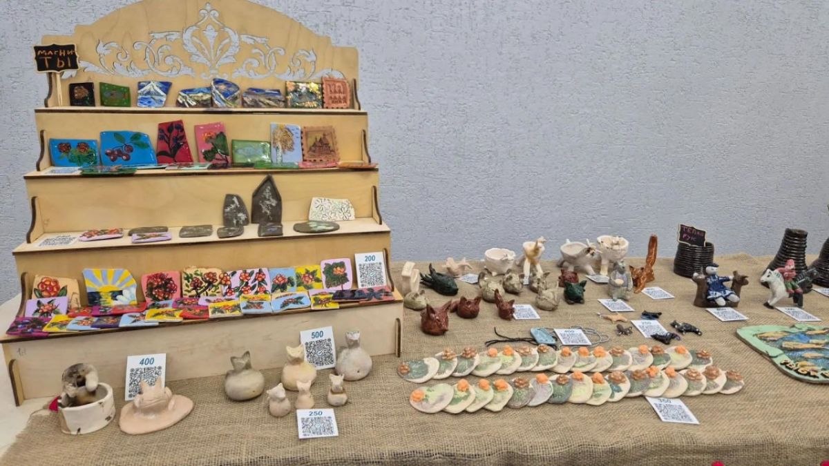 В Заксобрании Ямала проходит благотворительная выставка-ярмарка В Заксобрании Ямала проходит благотворительная выставка-ярмарка