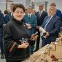 В парламенте прошла благотворительная выставка «Облачных творцов»