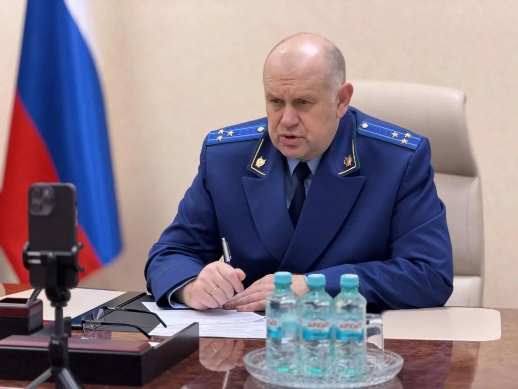 Исполняющий обязанности прокурора автономного округа Александр Тыльченко провел прием граждан в приемной Президента Российской Федерации в Ямало-Ненецком автономном округе
