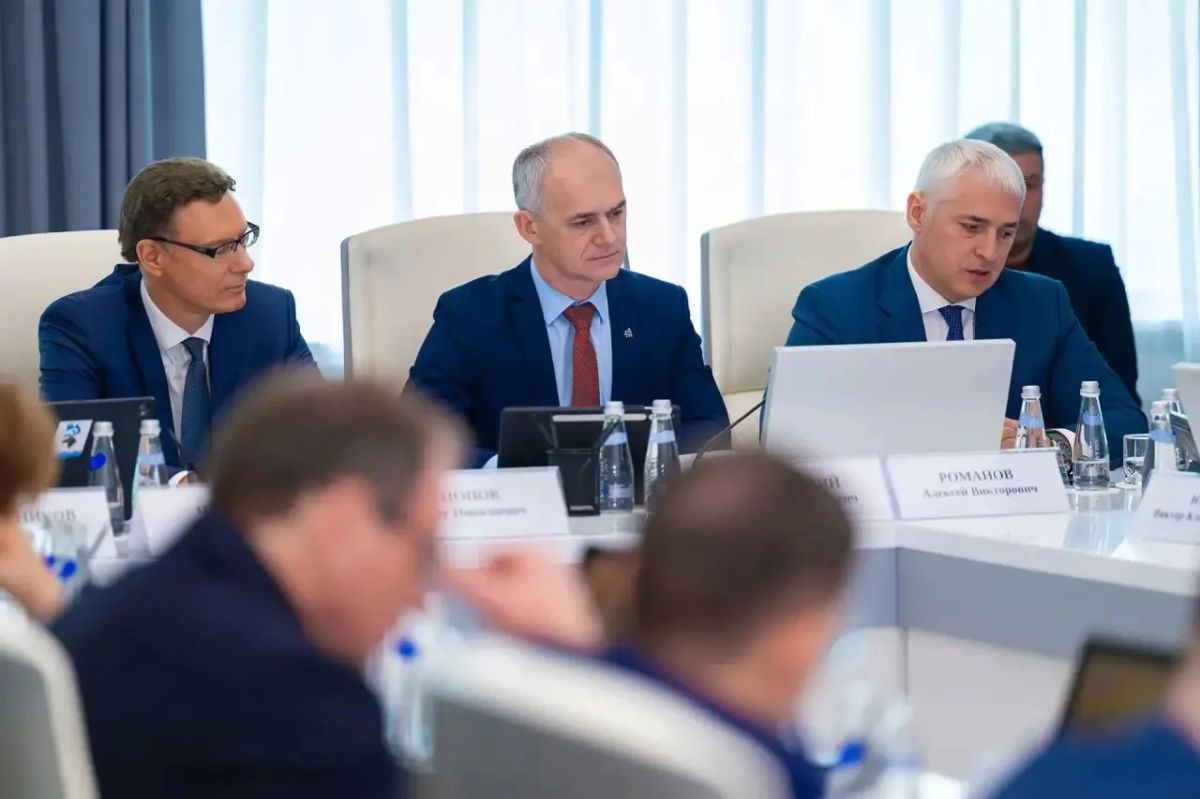 Алексей Титовский: Поделился на Совете глав муниципальной практикой Салехарда - мы изменили подход к закупке охранных услуг для школ и детских садов