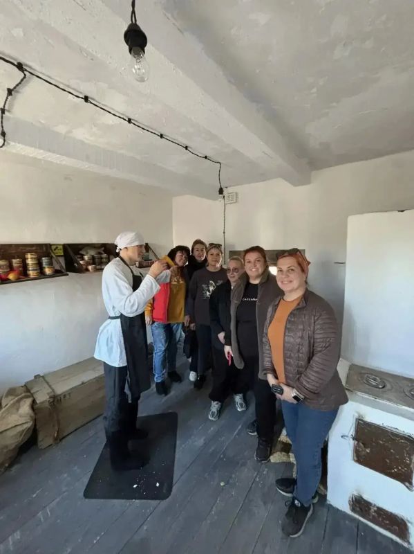 Сотрудники управления культуры провели выходные в музее под открытым небом «Глухариный» Сотрудники управления культуры провели выходные в музее под открытым небом «Глухариный»