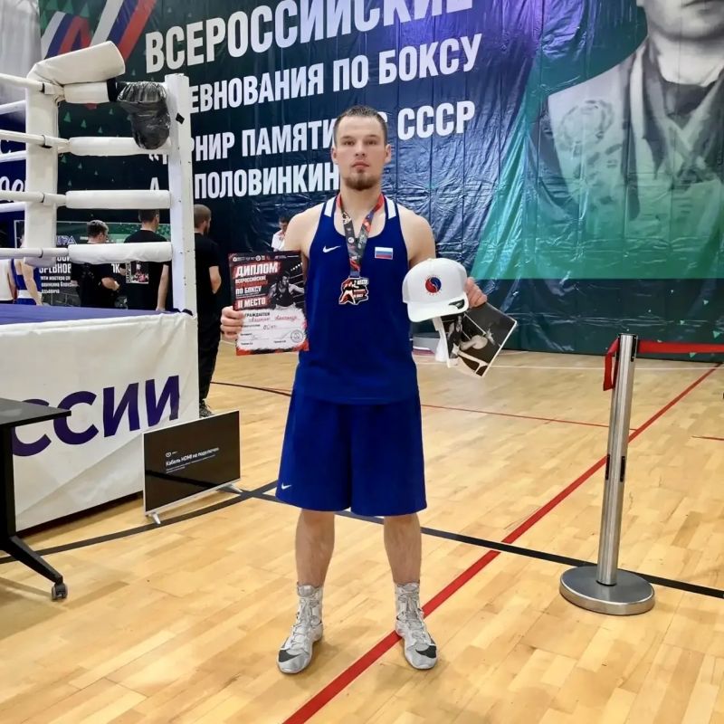 Новоуренгоец завоевал серебряную награду на всероссийских соревнованиях по боксу