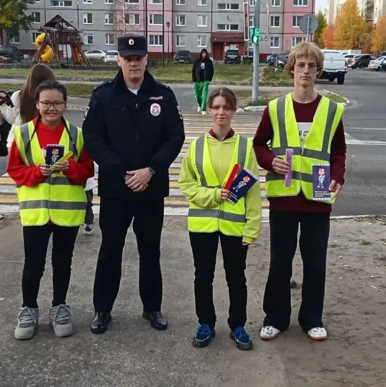 ЮИД «Пламя» и Госавтоинспекция Ноябрьска — за безопасность на дорогах!