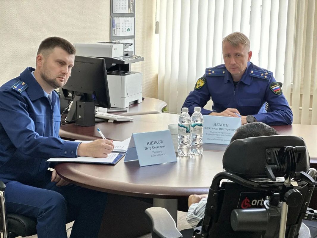 Заместитель прокурора Ямало-Ненецкого автономного округа Александр Демин с рабочим визитом посетил ГБУ ЯНАО «Харпский дом-интернат для инвалидов и престарелых «Мядико» Заместитель прокурора Ямало-Ненецкого автономного округа Александр Демин с рабочим визитом посетил ГБУ ЯНАО «Харпский дом-интернат для инвалидов и престарелых «Мядико»