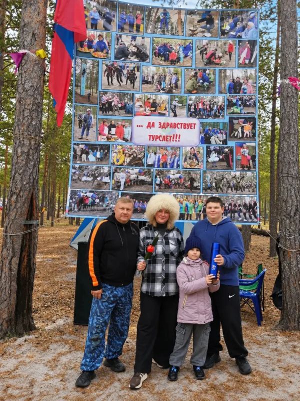 #НиДняБезДвижения. Продолжаем нашу традицию — двигаться, быть активными и делать полезные дела вместе! В Тарко-Сале сотрудники Службы продолжают высаживать деревья возле офиса #НиДняБезДвижения. Продолжаем нашу традицию — двигаться, быть активными и делать полезные дела вместе! В Тарко-Сале сотрудники Службы продолжают высаживать деревья возле офиса
