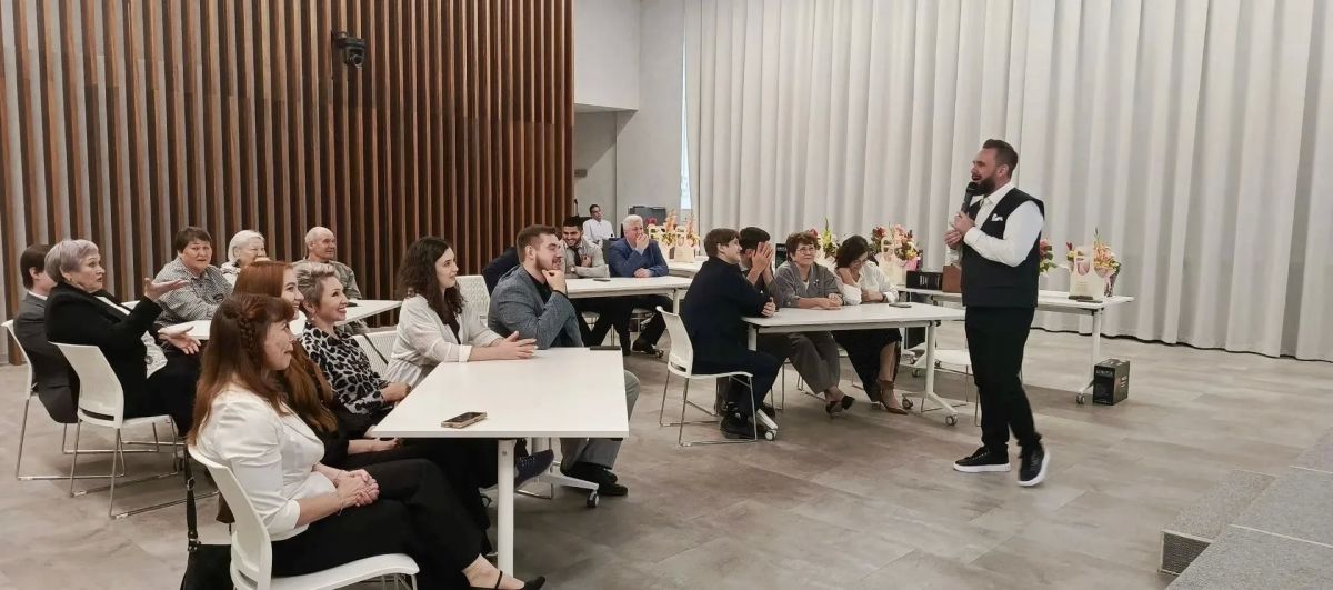 Международный день пожилых людей в ямальском представительстве в Тюмени: ветераны и молодёжь вместе Международный день пожилых людей в ямальском представительстве в Тюмени: ветераны и молодёжь вместе