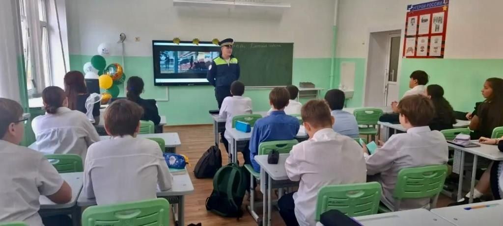 Сотрудники Губкинской Госавтоинспекции провели профилактическое мероприятие с учащимися школы им. Ярослава Василенко