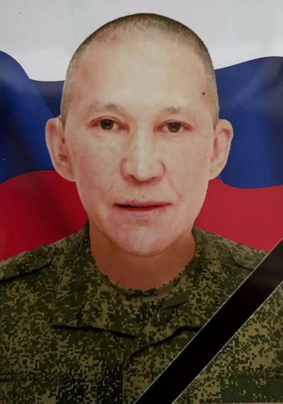 Салехард проводит бойца в последний путь