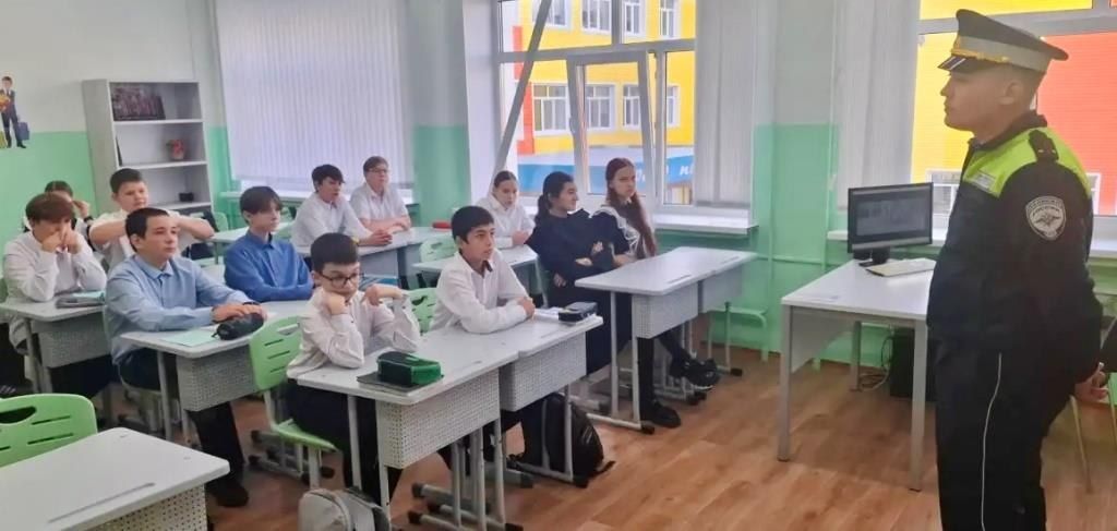 Сотрудники Губкинской Госавтоинспекции провели профилактическое мероприятие с учащимися школы им. Ярослава Василенко Сотрудники Губкинской Госавтоинспекции провели профилактическое мероприятие с учащимися школы им. Ярослава Василенко