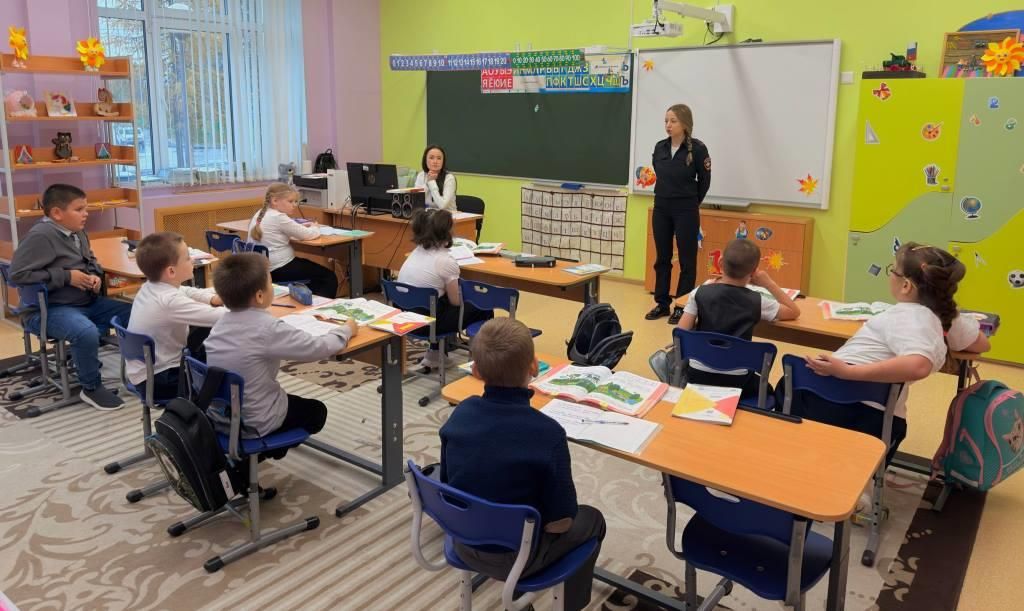 Сотрудники Пуровской Госавтоинспекции провели «минутки безопасности БДД» с воспитанниками школы-интерната