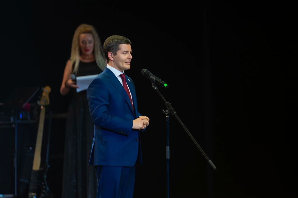 Дмитрий Артюхов: В Новом Уренгое завершился финал всероссийского конкурса «Мастер года» Дмитрий Артюхов: В Новом Уренгое завершился финал всероссийского конкурса «Мастер года»