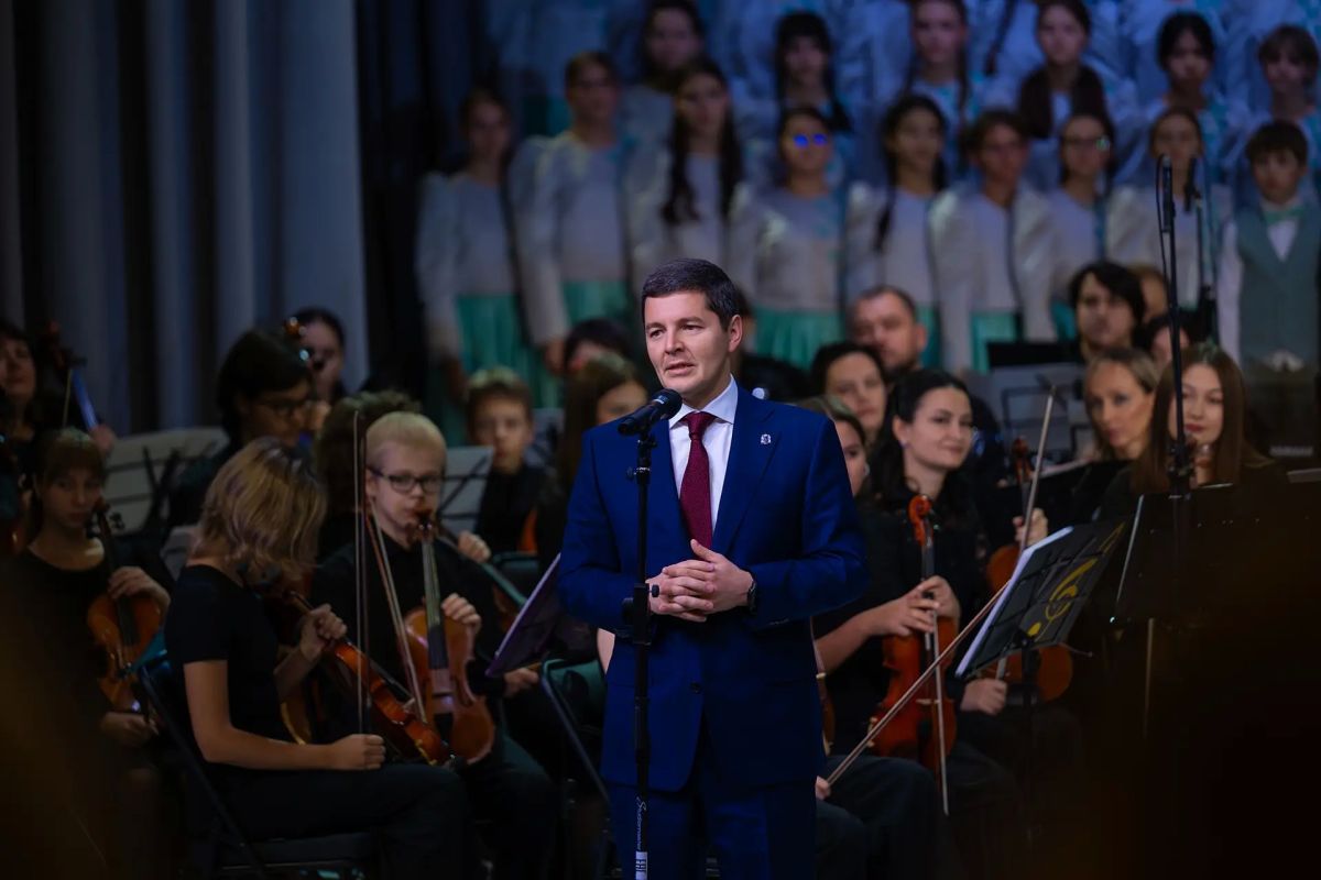 Дмитрий Артюхов: Открыли в Новом Уренгое крупнейшую в Российской Арктике детскую школу искусств — корпус ДШИ имени Сергея Рахманинова