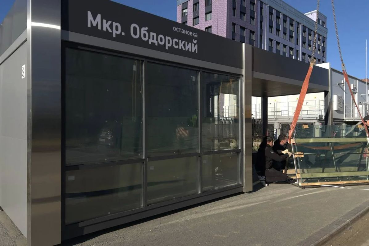 В Салехарде появятся ещё две тёплые остановки В Салехарде появятся ещё две тёплые остановки
