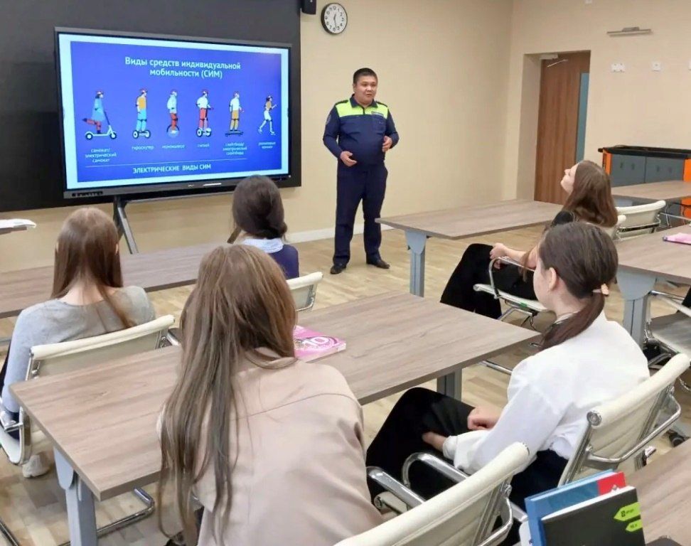 Губкинские Госавтоинспекторы провели профилактическое мероприятие для старшеклассников школы «Высотка» Губкинские Госавтоинспекторы провели профилактическое мероприятие для старшеклассников школы «Высотка»
