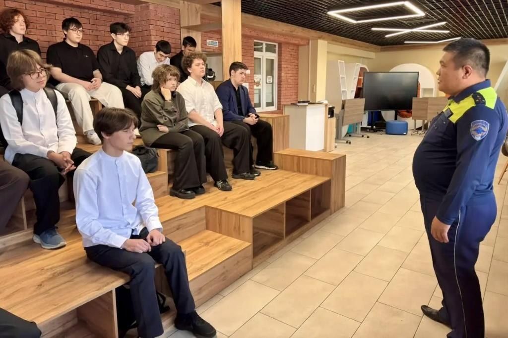 Губкинские Госавтоинспекторы провели профилактическое мероприятие для старшеклассников школы «Высотка» Губкинские Госавтоинспекторы провели профилактическое мероприятие для старшеклассников школы «Высотка»