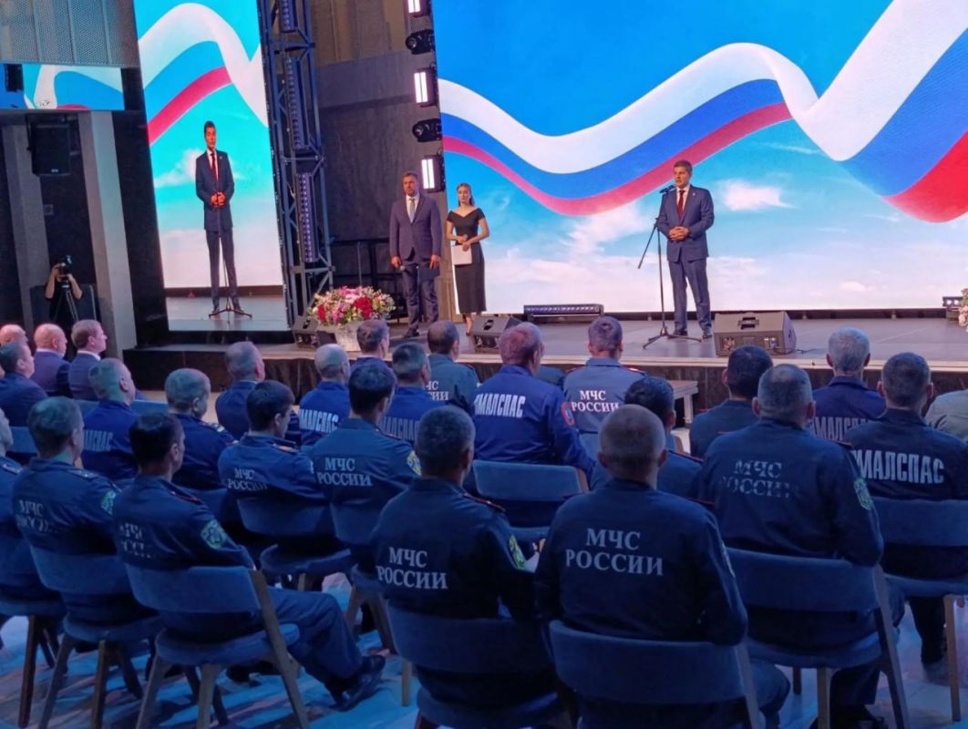 Огонь не дошёл до посёлков благодаря слаженной работе Огонь не дошёл до посёлков благодаря слаженной работе