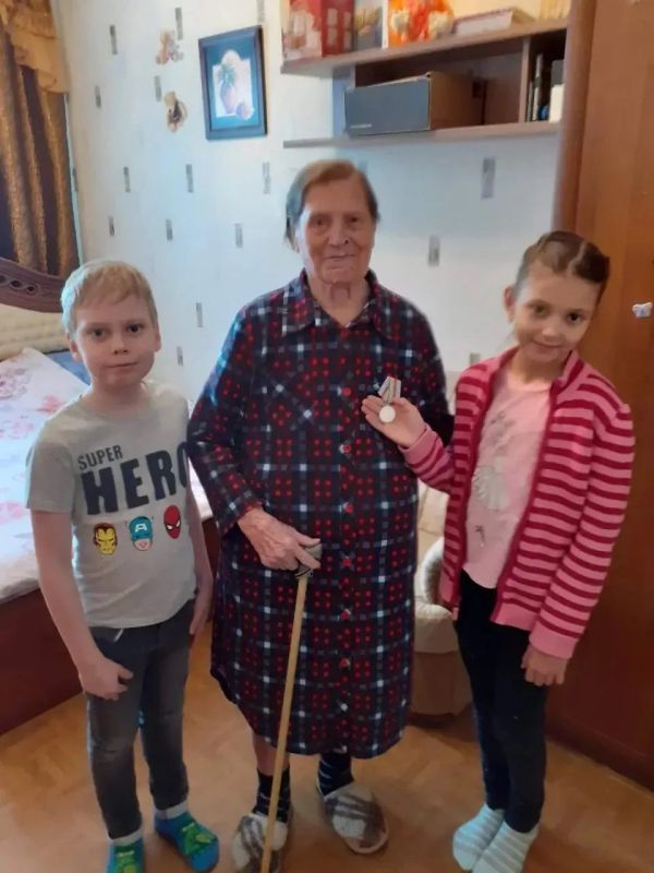 Жительница Салехарда Галина Туманова отмечает 101-й день рождения Жительница Салехарда Галина Туманова отмечает 101-й день рождения