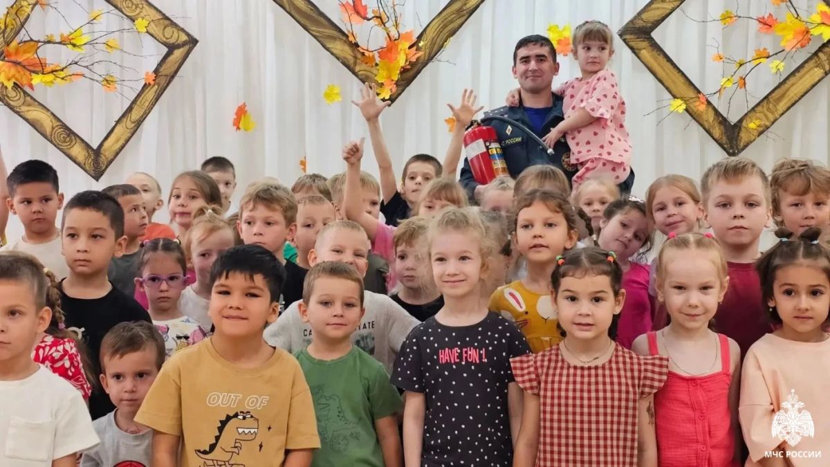 В детском саду «Мальвина» прошёл урок безопасности с участием сотрудника МЧС России В детском саду «Мальвина» прошёл урок безопасности с участием сотрудника МЧС России