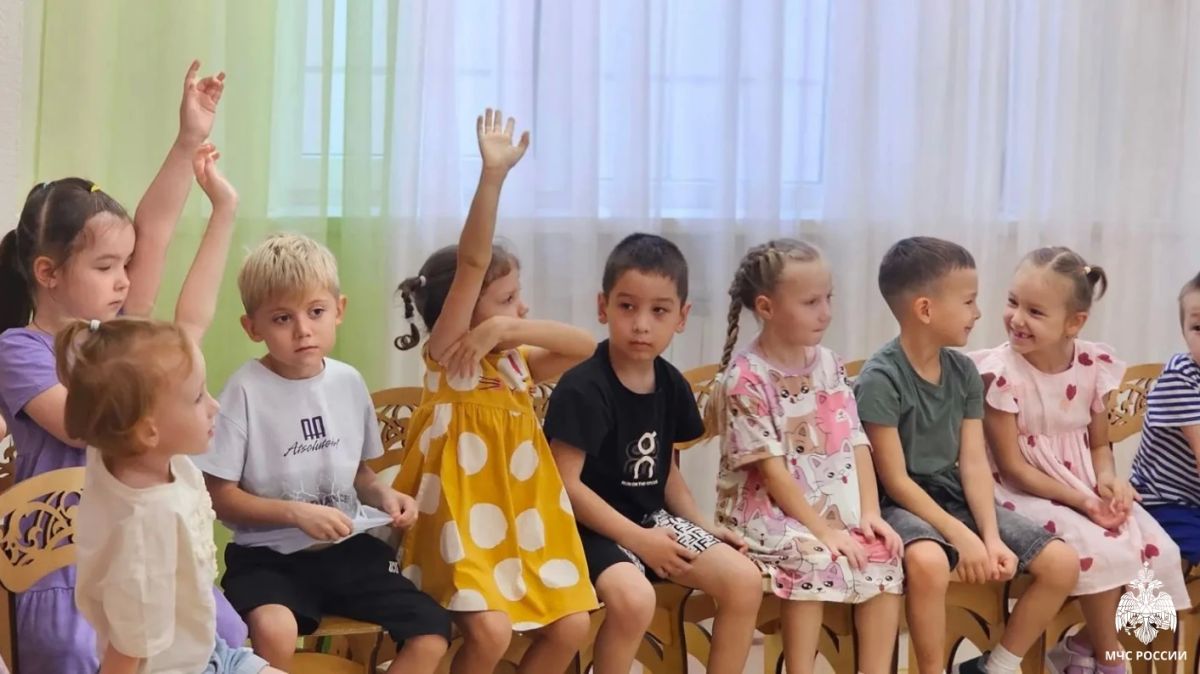 В детском саду «Мальвина» прошёл урок безопасности с участием сотрудника МЧС России В детском саду «Мальвина» прошёл урок безопасности с участием сотрудника МЧС России