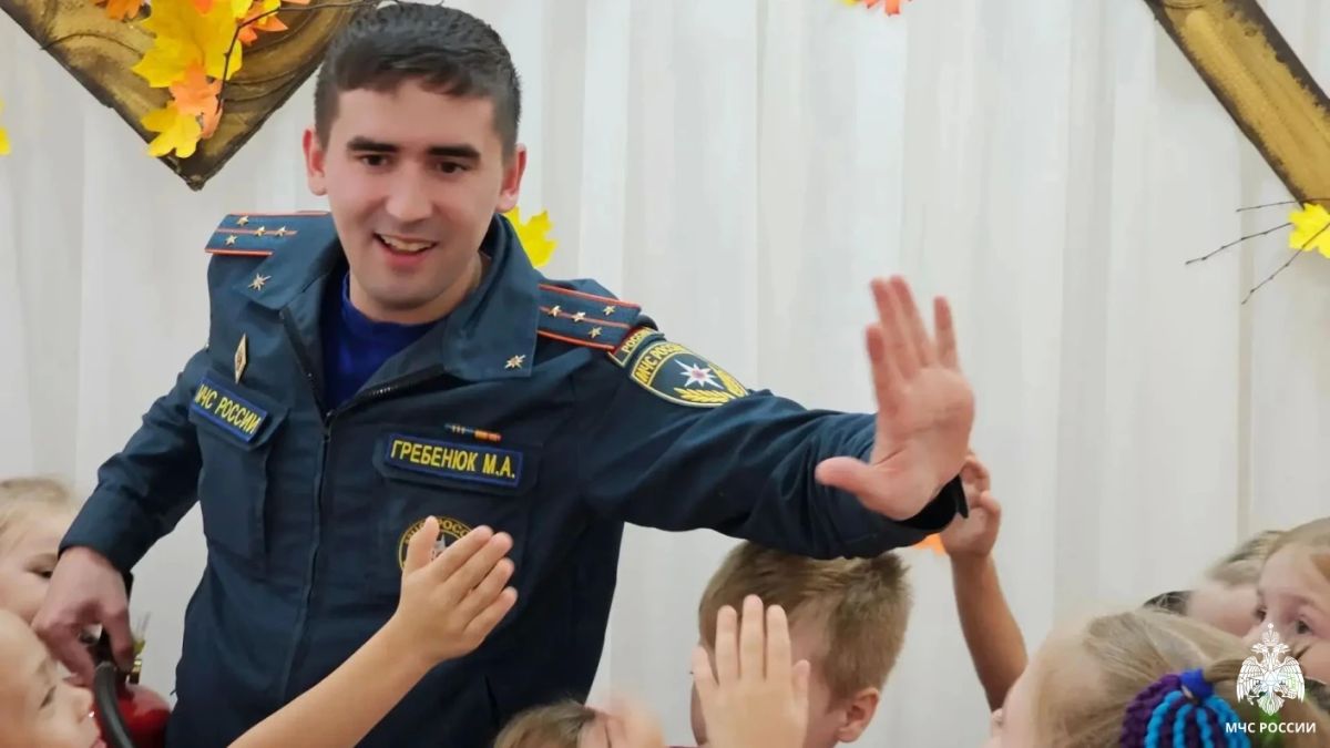 В детском саду «Мальвина» прошёл урок безопасности с участием сотрудника МЧС России В детском саду «Мальвина» прошёл урок безопасности с участием сотрудника МЧС России