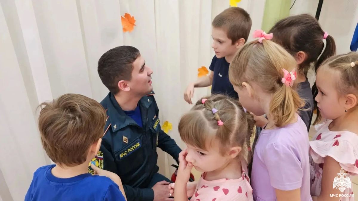 В детском саду «Мальвина» прошёл урок безопасности с участием сотрудника МЧС России В детском саду «Мальвина» прошёл урок безопасности с участием сотрудника МЧС России