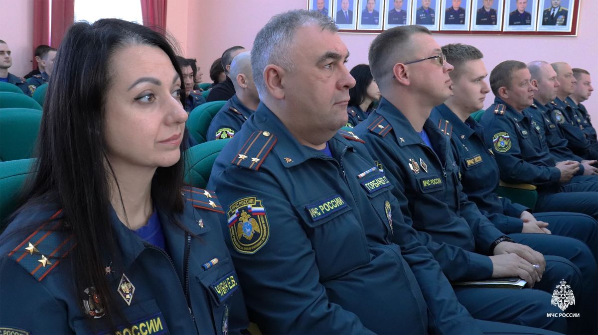 В Главном управлении МЧС России по ЯНАО прошло награждение сотрудников в преддверии Дня гражданской обороны В Главном управлении МЧС России по ЯНАО прошло награждение сотрудников в преддверии Дня гражданской обороны