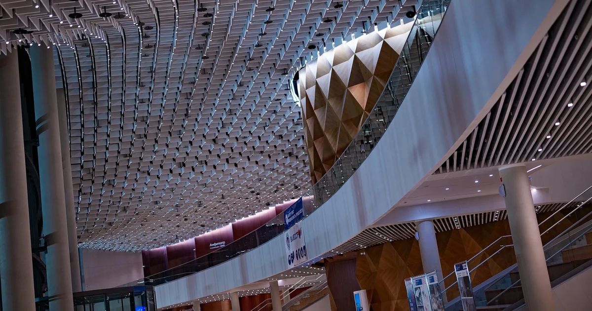 Сцена-трансформер и 1050 зрителей: в Новом Уренгое готовят культурный прорыв Сцена-трансформер и 1050 зрителей: в Новом Уренгое готовят культурный прорыв