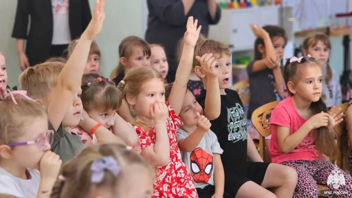 В детском саду «Мальвина» прошёл урок безопасности с участием сотрудника МЧС России В детском саду «Мальвина» прошёл урок безопасности с участием сотрудника МЧС России