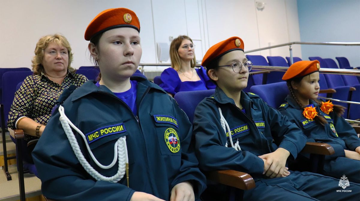 Благодарственные письма педагогам: в День учителя отметили вклад наставников кадет МЧС России Благодарственные письма педагогам: в День учителя отметили вклад наставников кадет МЧС России