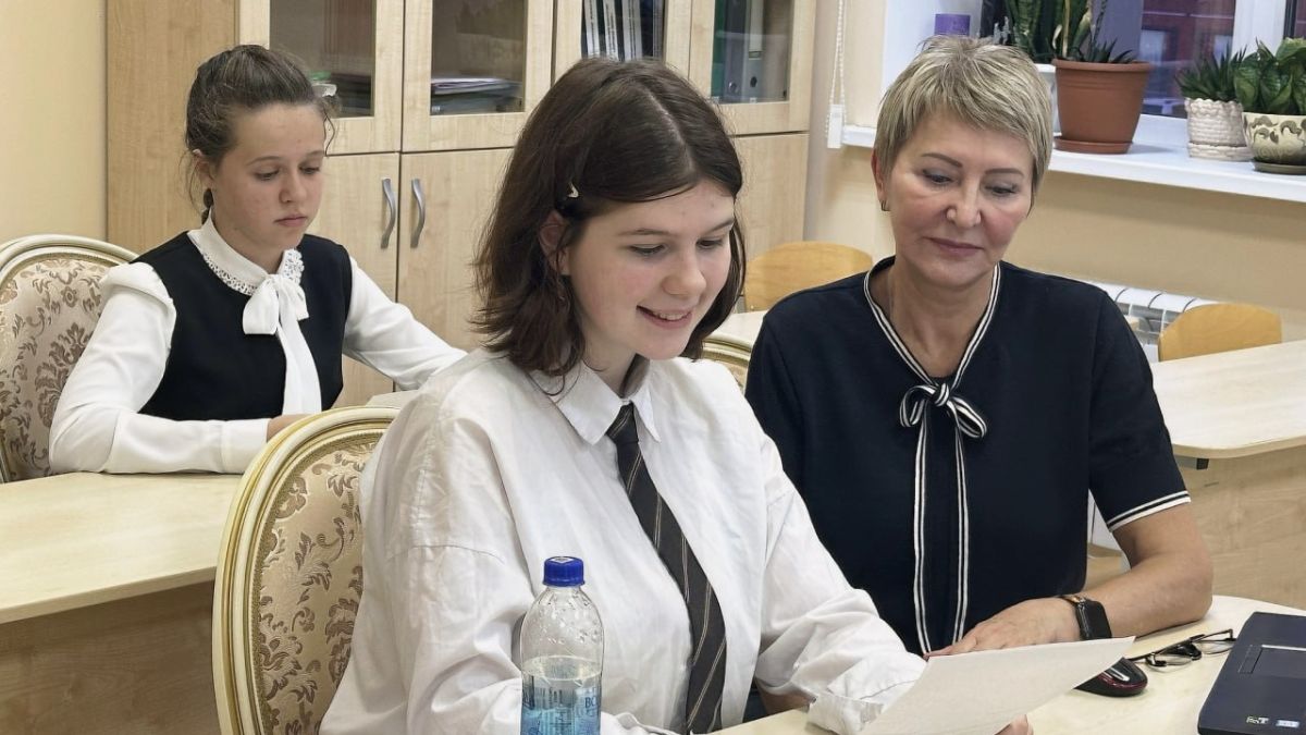 Два ямальских педагога вошли в список лучших преподавателей художественного образования в стране Два ямальских педагога вошли в список лучших преподавателей художественного образования в стране