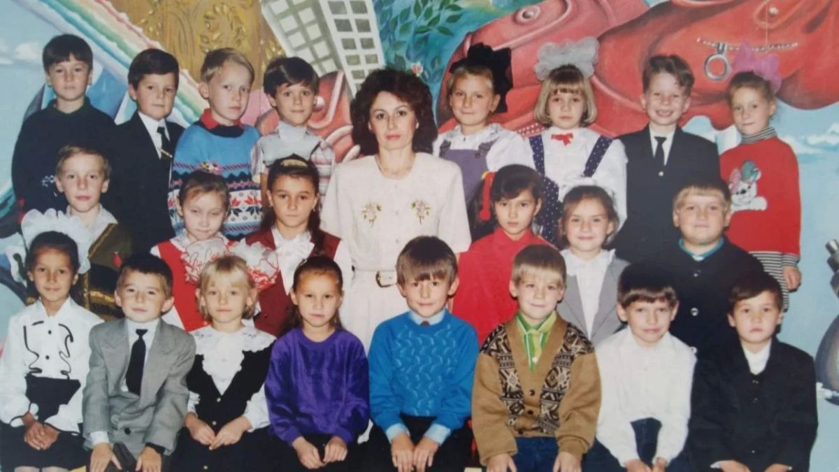 Дмитрий Артюхов: День учителя — по-настоящему народный, близкий каждому из нас праздник Дмитрий Артюхов: День учителя — по-настоящему народный, близкий каждому из нас праздник
