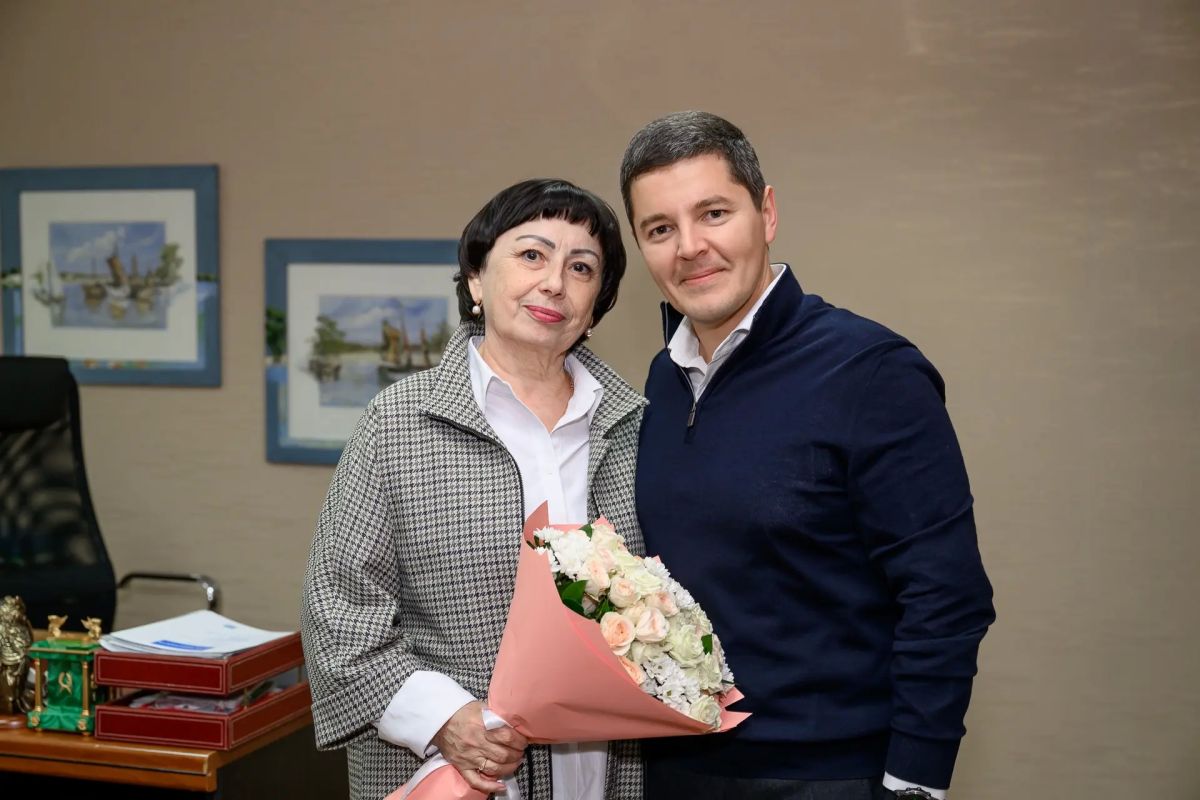 Дмитрий Артюхов: День учителя — по-настоящему народный, близкий каждому из нас праздник