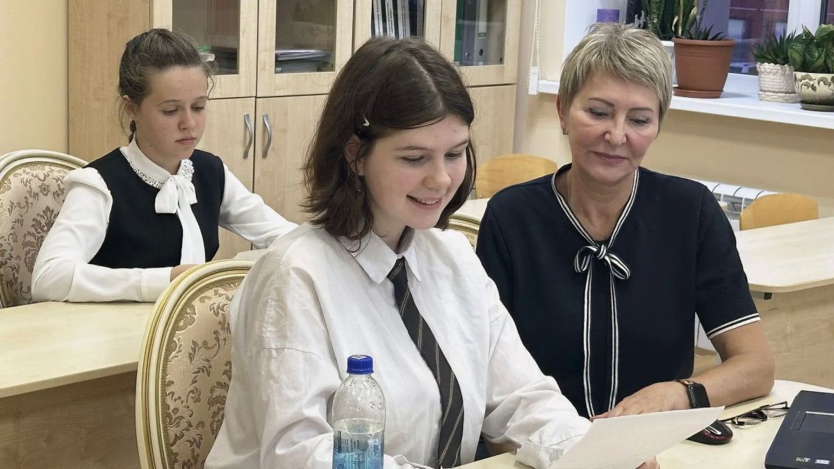 Педагоги из Надыма и Тарко Сале вошли в число лучших в стране
