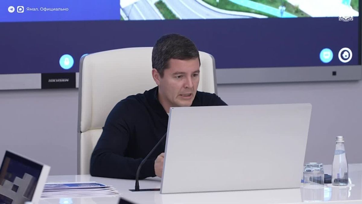 Дмитрий Артюхов потребовал ускорить решение проблемы с грязной водой в Ноябрьске и установить ответственных за ситуацию