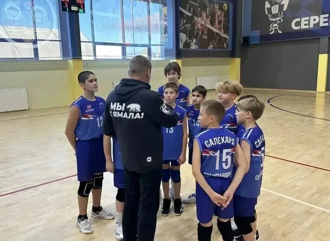 Салехардская команда выиграла первенство ЯНАО по волейболу